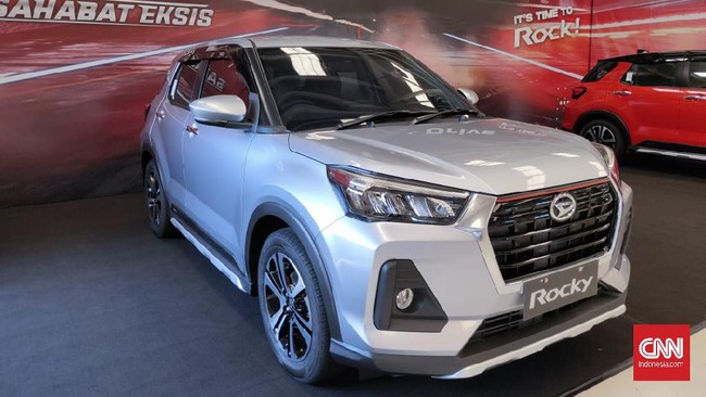 Astra Daihatsu Motor menyatakan produksi mobil saat ini normal, namun mengamati efek kelangkaan chip semikonduktor pada tipe-tipe tertentu.