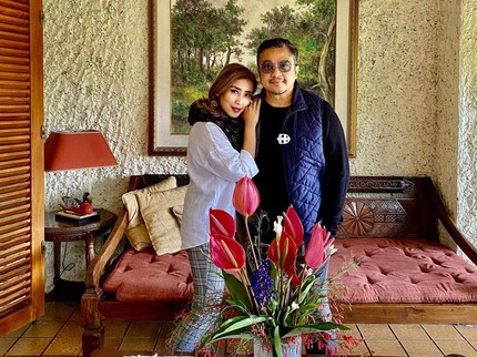 Terpopuler: Tanaman Hias Gantung - Kisah Cinta Dede Yusuf dan Istri