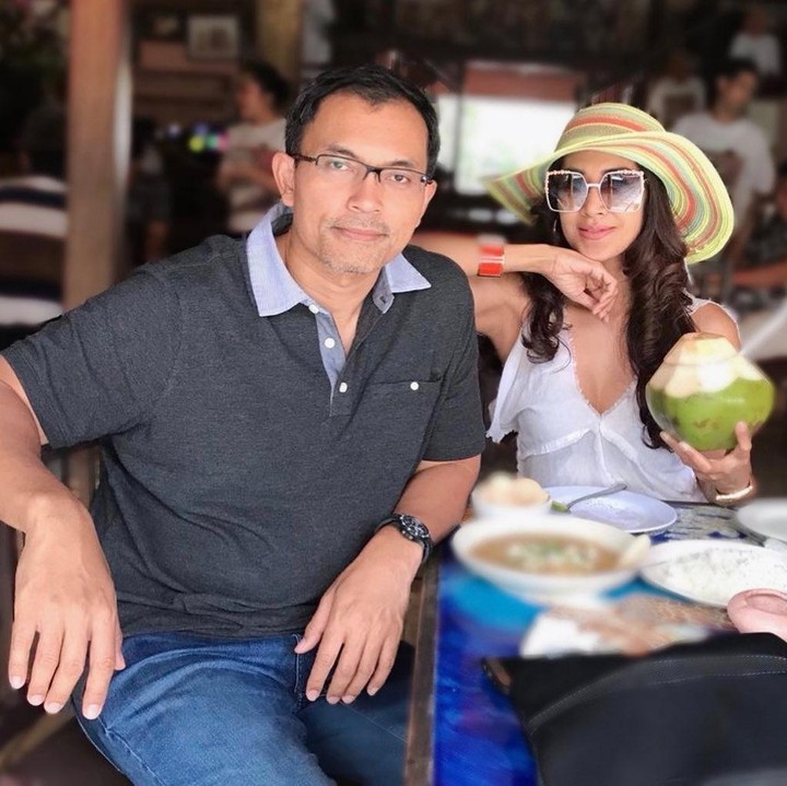 <p>Aktris 50 tahun itu tak pernah absen mengunggah foto kebersamaan mereka di laman Instagram pribadi. Seperti ketika menghabiskan waktu dengan pergi berlibur. (Foto: Instagram: @dps_diahpermatasari)</p>