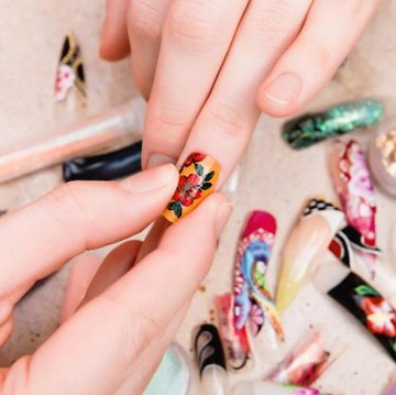 Meski Bikin Cantik, 3 Bahaya Pakai Artificial Nails Ini Perlu Diwaspadai