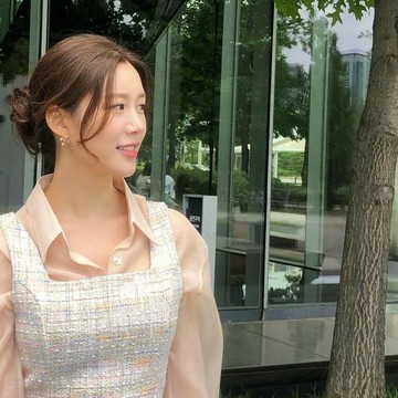 7 Fakta Lee Da In, Aktris Cantik Pujaan Hati Lee Seung Gi