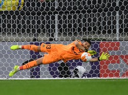 Video: Marseille Sepakat Lepas Kiper Geronimo Rulli ke Manchester City