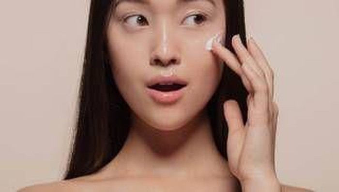 Ini Dia Perbedaan Physical Sunscreen dan Chemical Sunscreen, Mana yang Lebih Efektif?