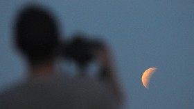 Gerhana Bulan Tampil di RI Minggu, Cek Jadwal dan Daftar Daerahnya