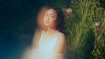 Lirik Lagu Gone - Zara Leola