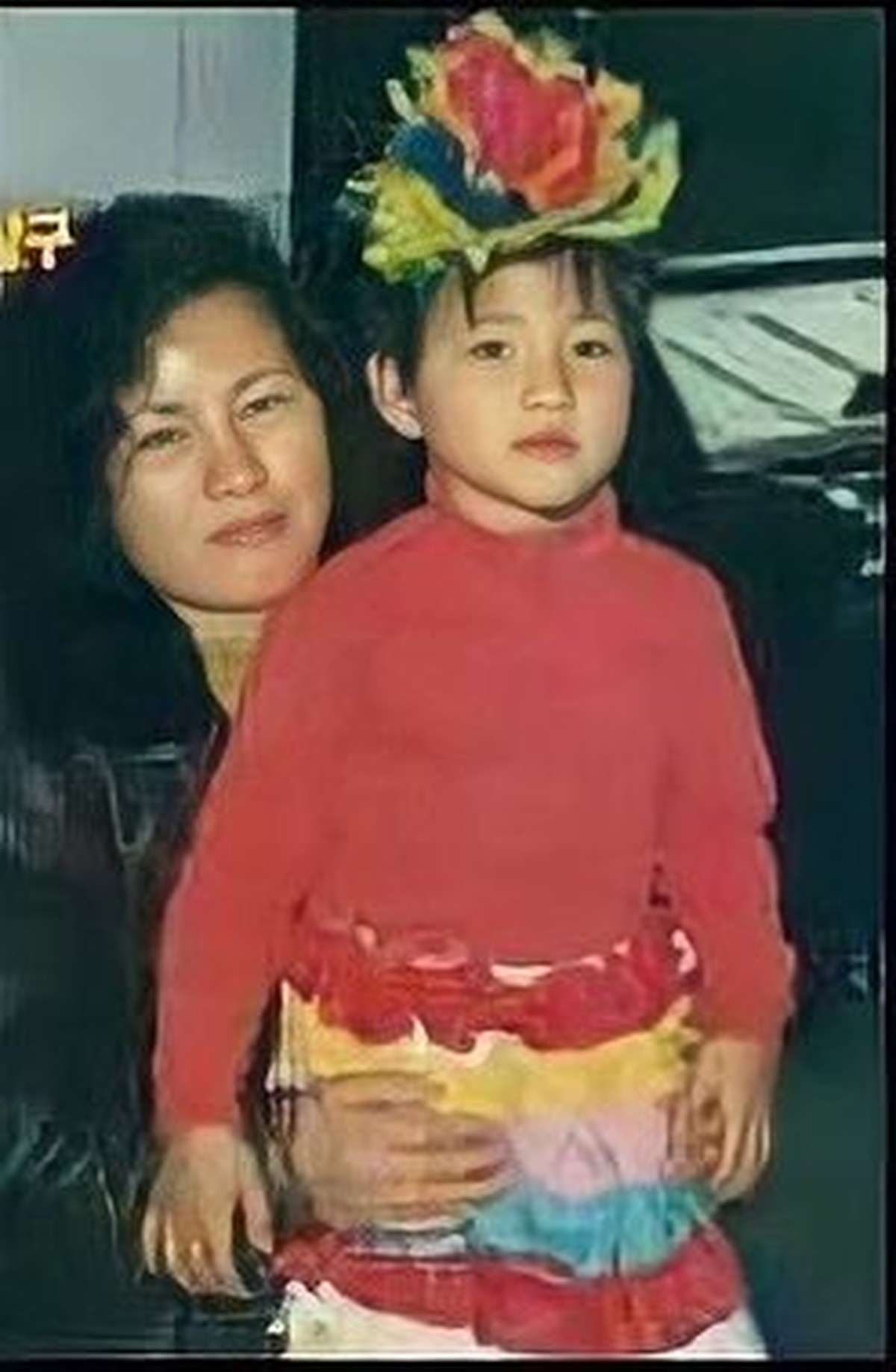 Selain akting yaang bagus&comma; ketampanan Song Joong Ki curi perhatian&period; Penasaran lihat ketampanannya sejak kecil&quest; Yuk intip&excl;