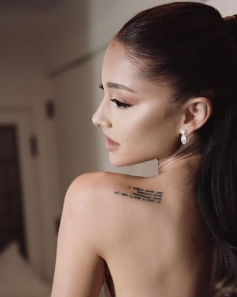 Momen Pernikahan Ariana Grande dan Dalton Gomez Arianna Grande dan Dalton Gomez telah resmi menikah. Berikut adalah momen pernikahan mereka!