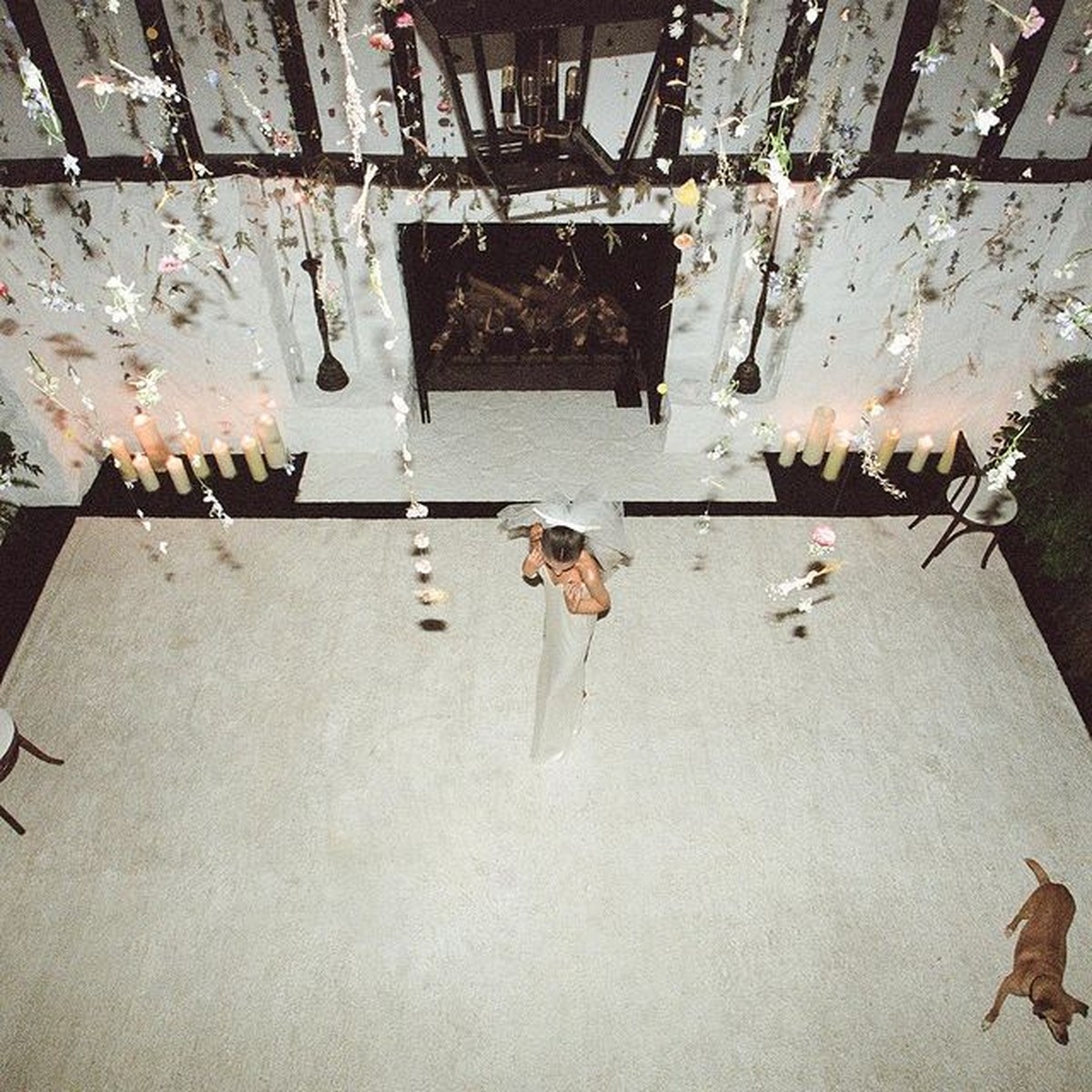 Arianna Grande dan Dalton Gomez telah resmi menikah&period; Berikut adalah momen pernikahan mereka&excl;