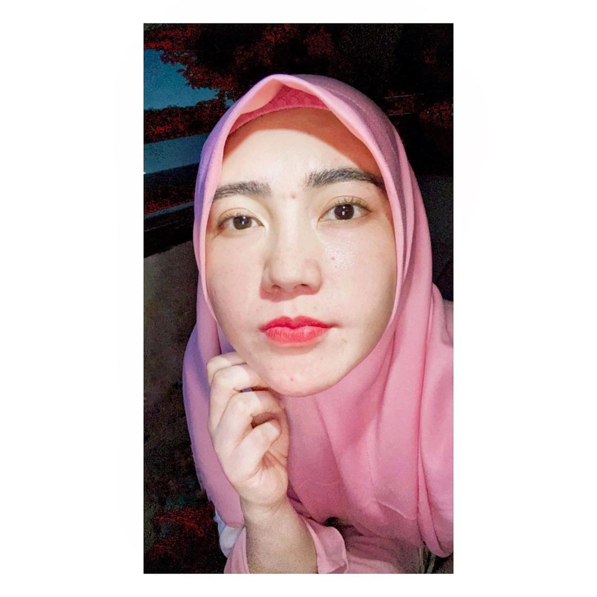 Unggahan Via Vallen mengenakan hijab banjir pujian karena manglingi&period; Yuk kita lihat bagaimana penampilannya&excl;