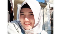 Penampilan Via Vallen Pakai Hijab, Bikin Pangling!