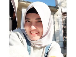 Penampilan Via Vallen Pakai Hijab, Bikin Pangling!