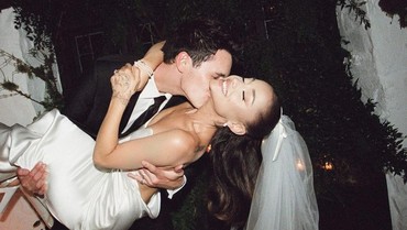 img-title Ariana Grande Tunda Punya Anak Usai Nikah dengan Dalton Gomez