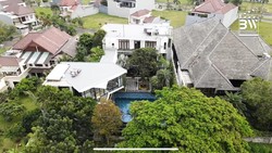 Mewahnya Rumah Momo Geisha Bikin Geleng Kepala, Ada Danau hingga Lapangan Golf