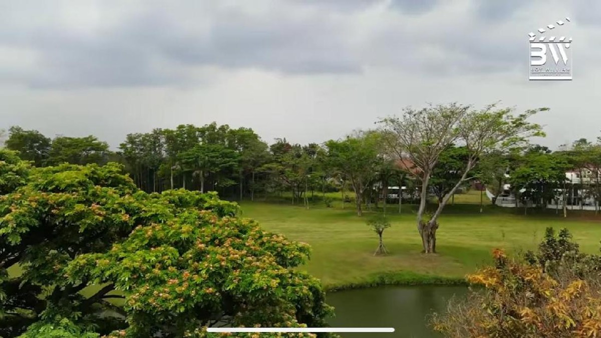 Setelah menikah Momo pindah ke Malang&comma; ia tinggal di sebuah hunian super megah&period; Yuk kita intip bagaimana kemewahannya&excl;