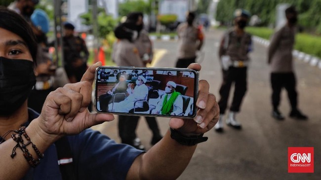 Majelis Hakim dalam pertimbangannya menyatakan bahwa perbuatan Rizieq Shihab tergolong dalam kesalahan tidak disengaja dalam perkara kerumunan di Megamendung.