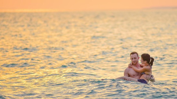 Jangan Sampai Salah Menilai, Ini Tanda Pacar Punya Selingkuhan!