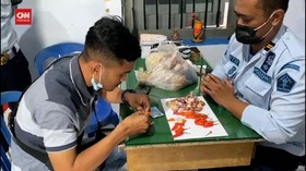 VIDEO: Petugas Gagalkan Penyelundupan Narkoba Dalam Cabai