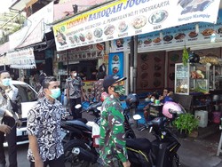 Penjual Pecel Lele Malioboro yang Viral Harga Nuthuk Minta Maaf
