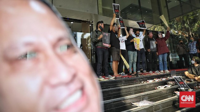 Perwakilan pegawai KPK Christie Afriani mengakui bahwa kedatangannya ke Komnas Perempuan untuk menanyakan kelanjutan laporan yang dilayangkan sebelumnya.