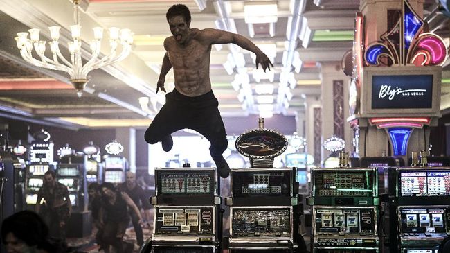 Army of the Dead dikembangkan dalam sebuah film prekuel berjudul Army of Thieves. Film Army of the Dead sendiri merupakan film tentang wabah zombi.