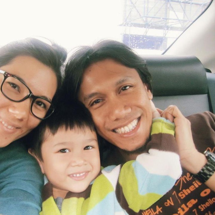 <p>Kebahagiaan pasangan ini semakin lengkap sejak kelahiran buah hati mereka, Bunda. (Foto: Instagram)</p>