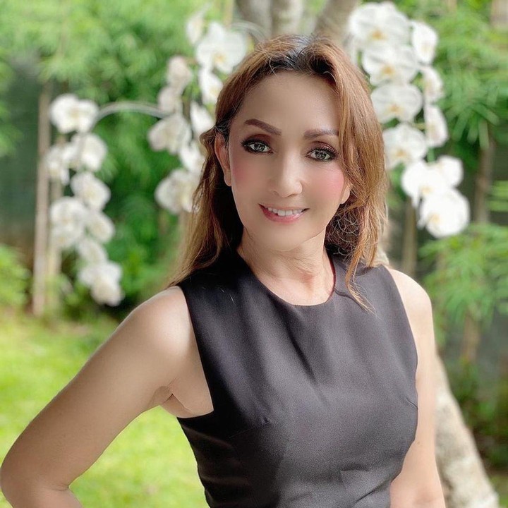 <p>Ita Mustafa dikenal sebagai bintang film yang populer di era 80 hingga 90-an. Bunda bisa mengenalnya lewat film <em>Terminal Cinta, Roman Picisan,</em> hingga<em> Tinggal Sesaat Lagi.</em> (Foto: Instagram: @ita_mustafa62)</p>