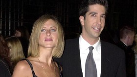 Jennifer Aniston-David Schwimmer Jadi Gosip Hot Kru Friends