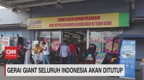 VIDEO: Jelang Tutup, Giant Diserbu Warga