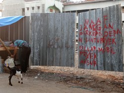 Mulai Perbaikan, Pasar Kambing Tanah Abang yang Terbakar Ditutup Seng