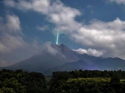Analisis Lapan: Meteor Jatuh Tidak di Merapi, tapi Puncak Merbabu