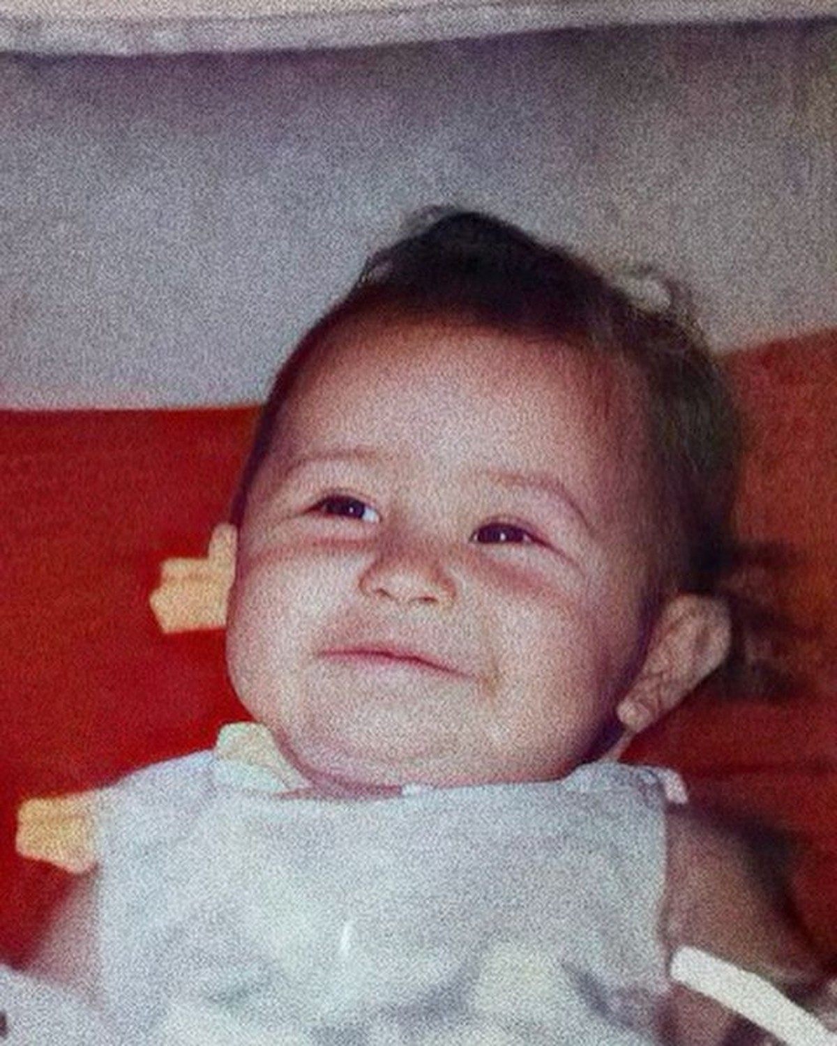 Unggahan foto Prilly Latuconsina saat bayi di Instagram mencuri perhatian&period; Yuk kita intip bagaimana potret Prilly&excl;