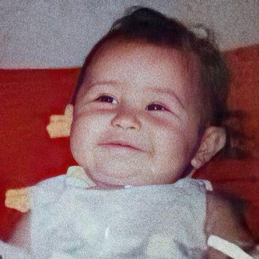 Intip Potret Prilly Latuconsina Kecil yang Tak Banyak Berubah