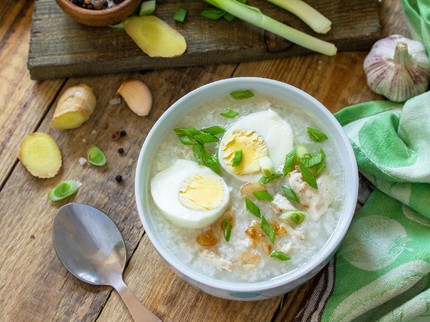 Cara Membuat Bubur Ayam dari Nasi Sisa, Praktis Banget Bun