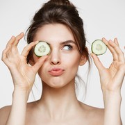 Segarkan Kembali Kulit Lelahmu dengan Skincare Mengandung Timun!