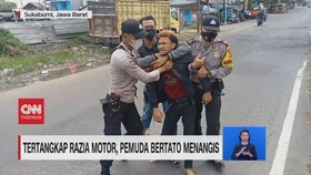 VIDEO: Tertangkap Razia Motor, Pemuda Bertato Menangis