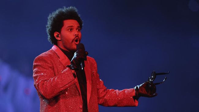 The Weeknd berhasil menggeser posisi Justin Bieber sebagai musisi paling sering didengar di layangan streaming Spotify.