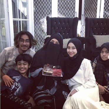 Ultah ke-44, Umi Pipik Dapat Prank dari Anak-anaknya