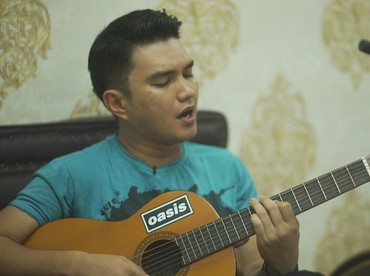 img-title Bikin Ngakak! Aldi Taher Bikin Lagu untuk Ahmad Dhani, Ini Judulnya