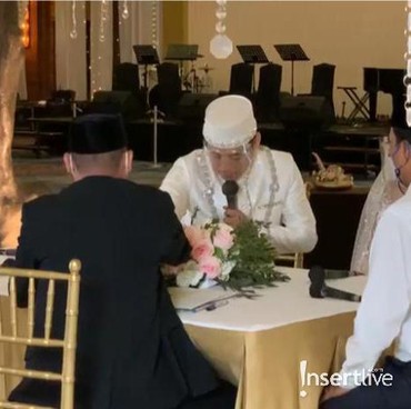 Detik-detik Mendebarkan Akad Nikah Ifan Seventeen dan Citra Monica