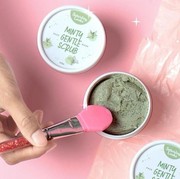 Jadikan Wajah Mulus dengan Scrub Pengusir Komedo Ini!