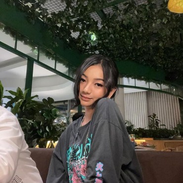 Glenca Chysara Pamer Momen bareng Ortu, Wajah Tampan Ayah Curi Perhatian