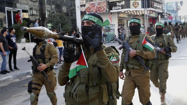 Hamas mengklaim anggota mereka menangkap personel Pasukan Pertahanan Israel (IDF) dalam pertempuran di Jabalia, Gaza. Namun, Israel membantah.