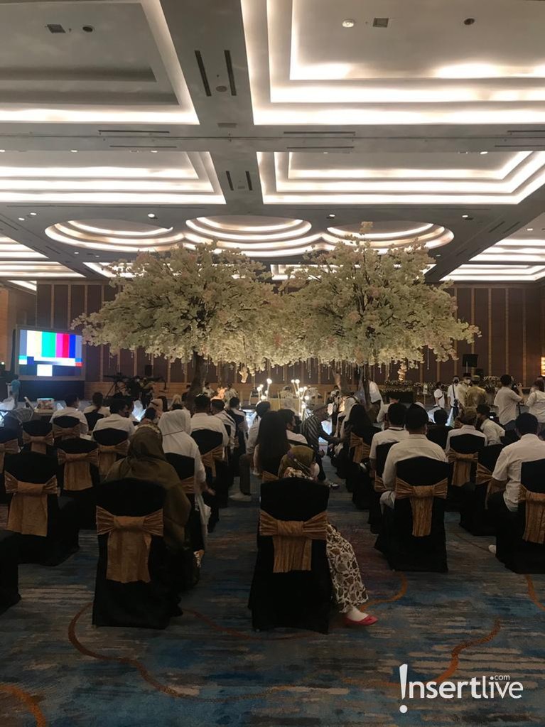 Serba-serbi Pernikahan Ifan Seventeen & Citra Monica Ifan Seventeen dan Citra Monica telah resmi menikah pada hari ini (29/5). Yuk kita intip serba-serbi pernikahan mereka!