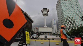 FOTO: Relokasi Tugu Jam Thamrin Imbas Pembangunan MRT