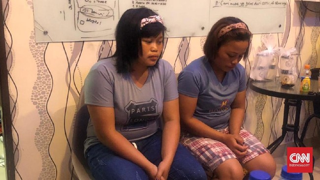 Polda Sumut menangkap dua ibu rumah tangga yang membunuh korban dan mengambil uang milik korban senilai RP2,5 juta.