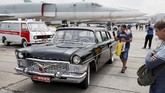 FOTO: Deretan Mobil Antik di Festival Old Car Land Ukraina Ratusan mobil antik dan langka dipamerkan di festival Old Car Land di Kiev, Ukraina sejak 28 Mei 2021. Ada 700 mobil antik dipamerkan.