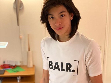 7 Potret Tampan Eddy Maliq Meijer, Putra Maudy Koesnaedi & Suami Bule