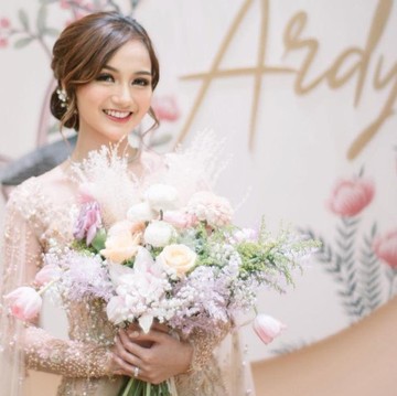 Menikah Hari Ini, 7 Potret Cantik Nanda Arsyinta dari Tunangan - Pengajian