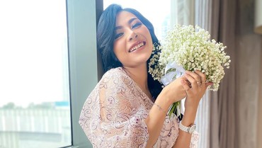 Belum Lama Hijrah, Liza Aditya Putuskan Lepas Hijab