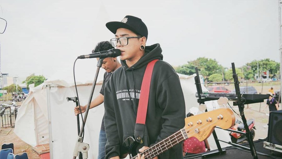 mbenk Stand Here Alone